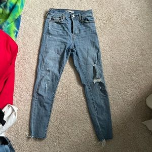 Levi’s wedgie skinny jeans